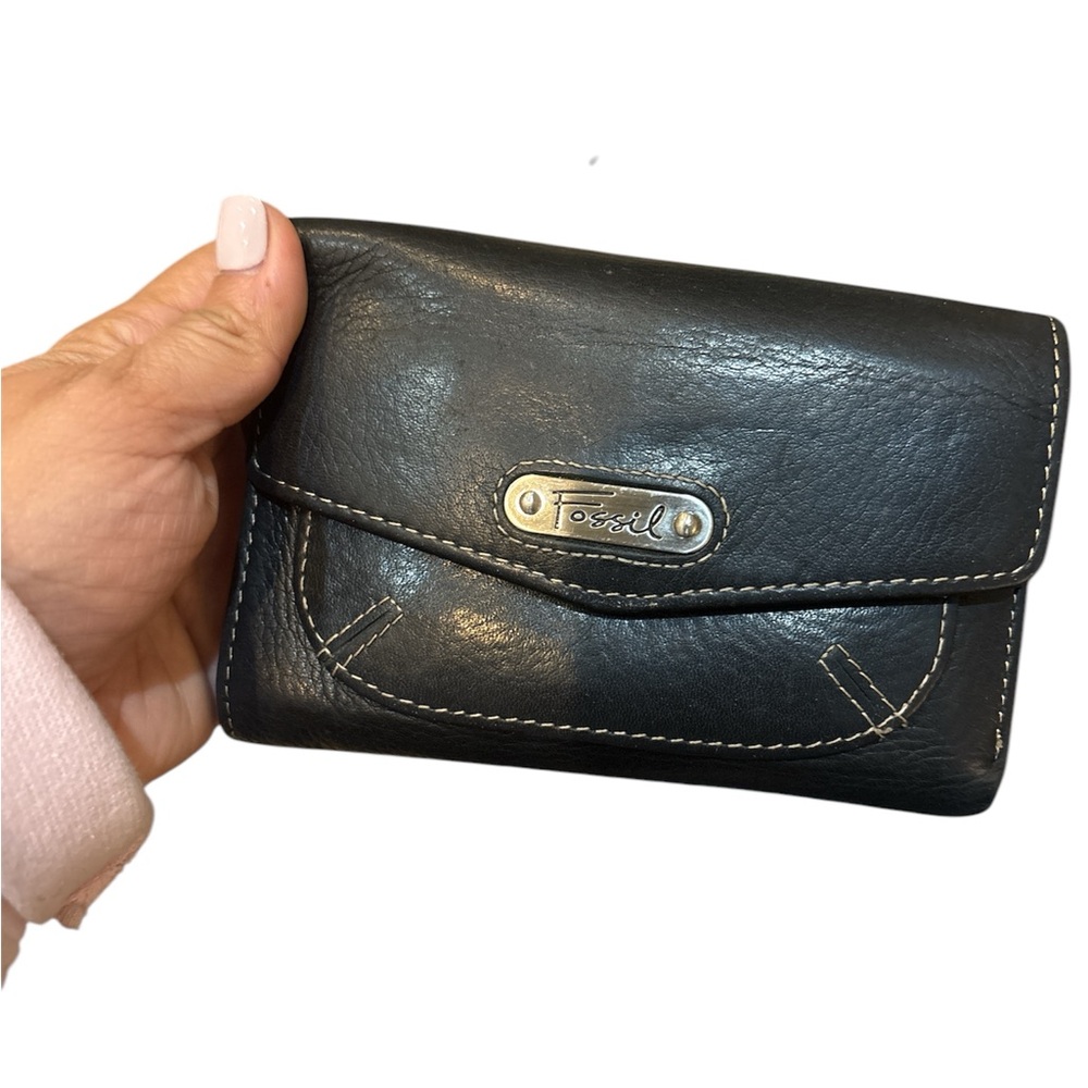 Vintage Fossil folding clutch wallet, black leather, multi pocket card.
